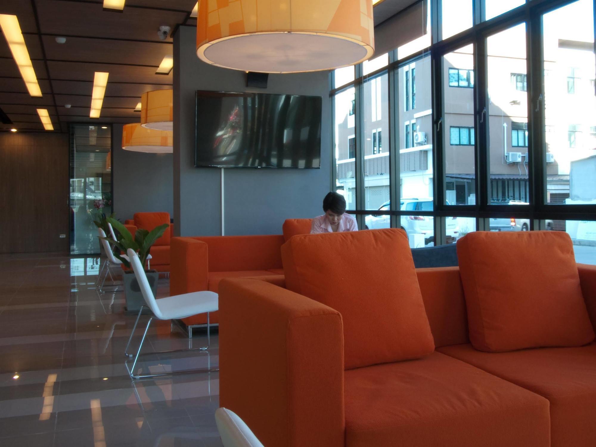 Abizz Hotel Lampang Airport Ngoại thất bức ảnh