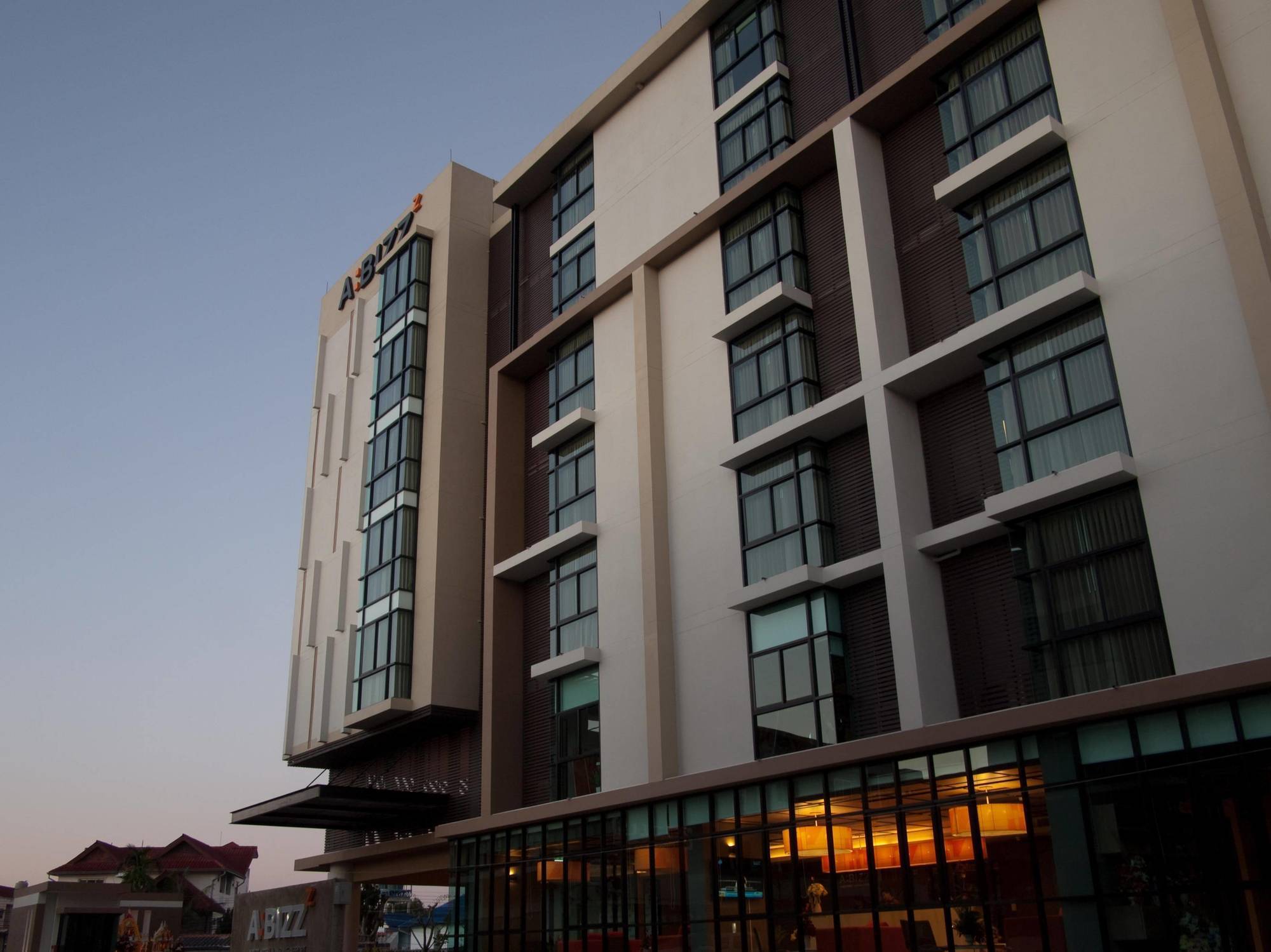 Abizz Hotel Lampang Airport Ngoại thất bức ảnh