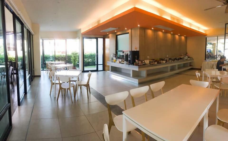 Abizz Hotel Lampang Airport Ngoại thất bức ảnh