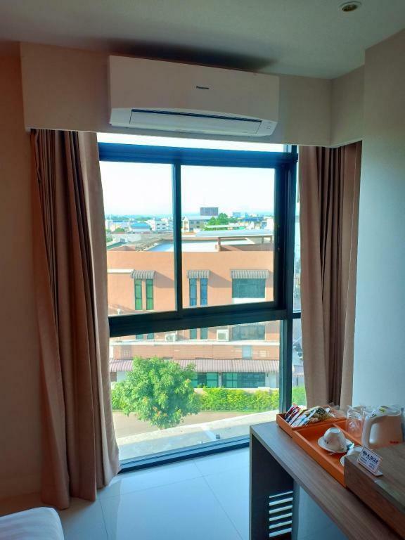 Abizz Hotel Lampang Airport Ngoại thất bức ảnh